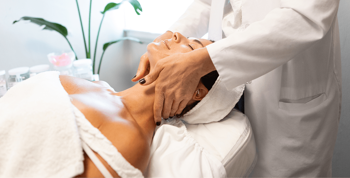 Relaxing spa treatment session
